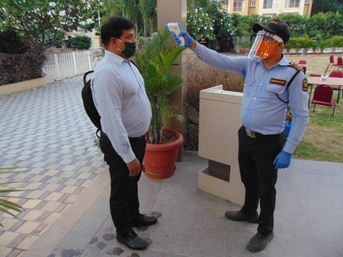 Temple Tree Hotel Shirdi Extérieur photo