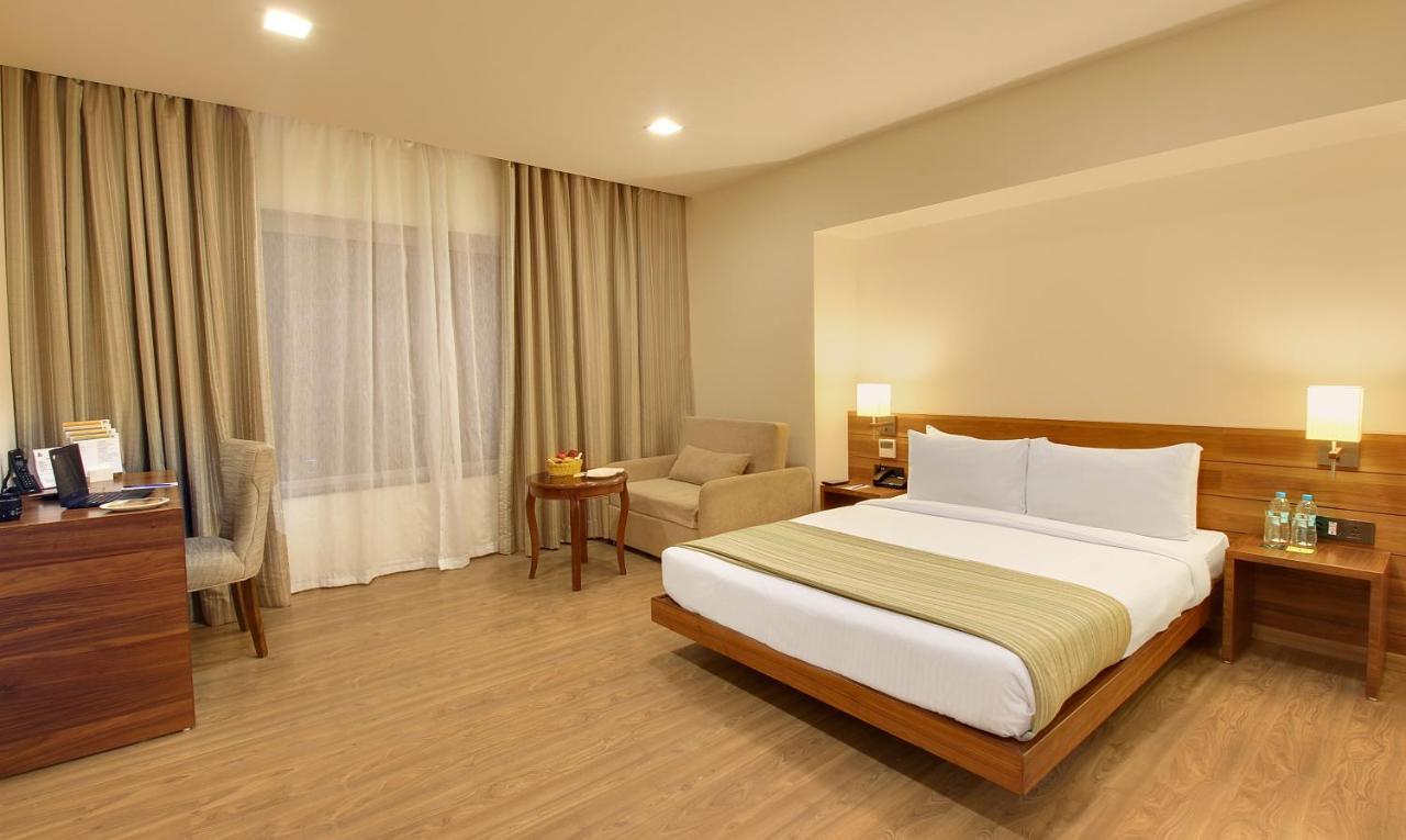 Temple Tree Hotel Shirdi Extérieur photo
