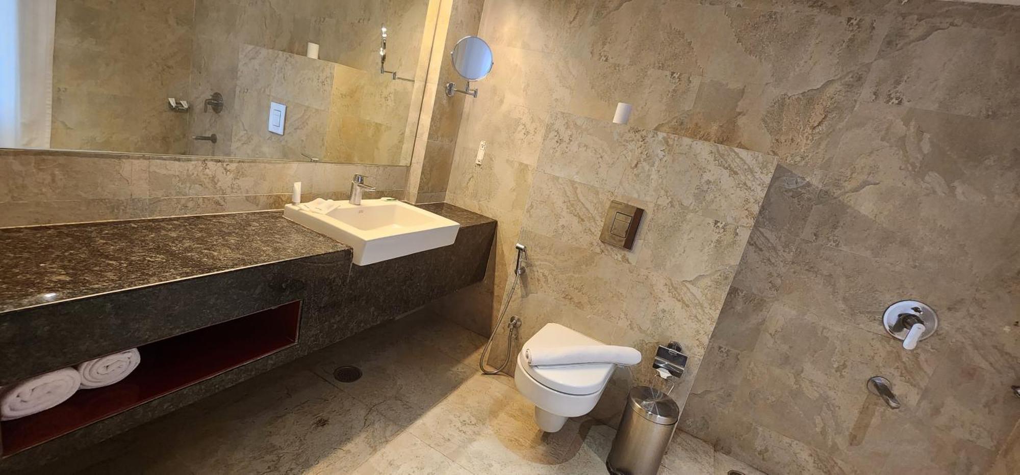 Temple Tree Hotel Shirdi Extérieur photo