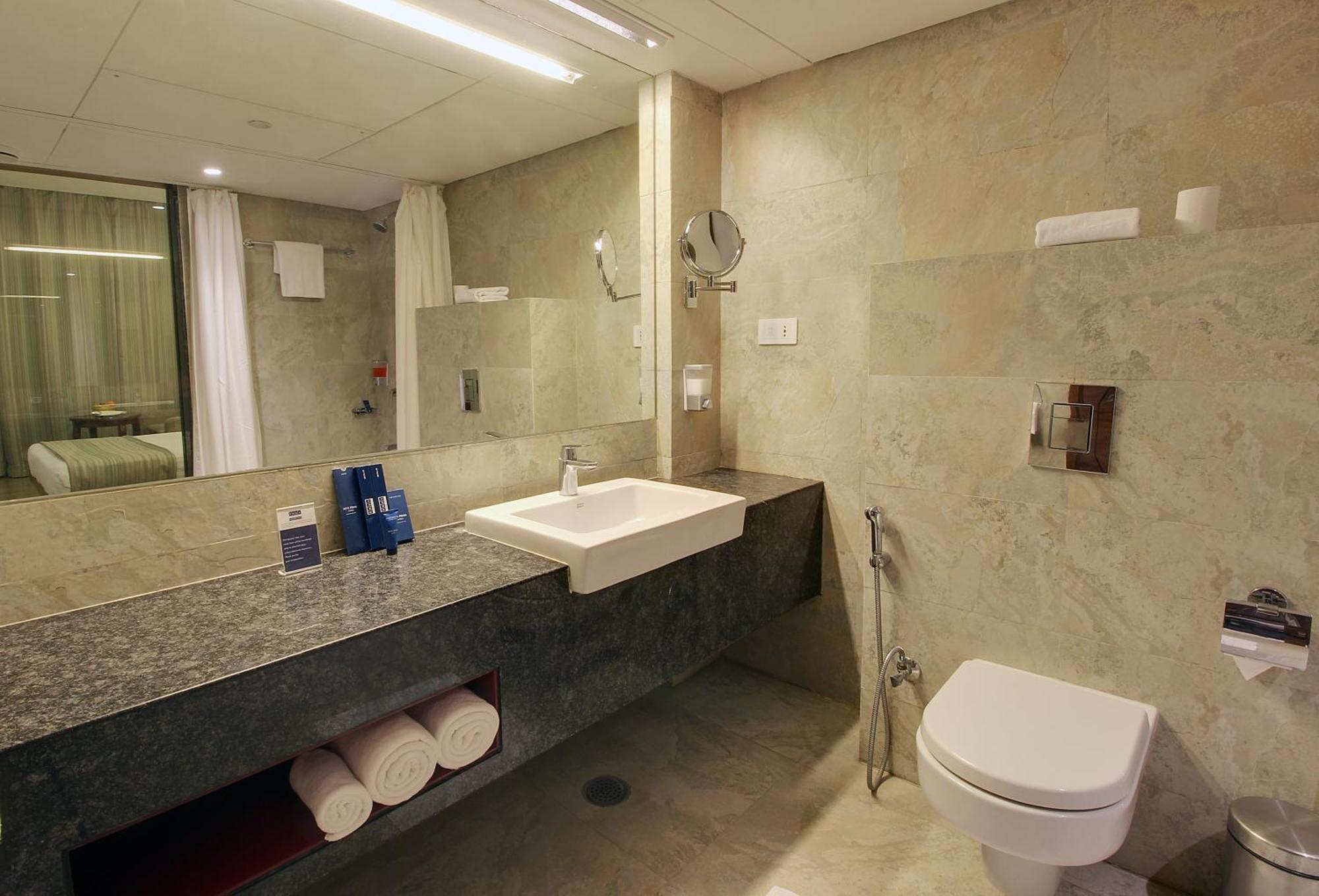 Temple Tree Hotel Shirdi Extérieur photo