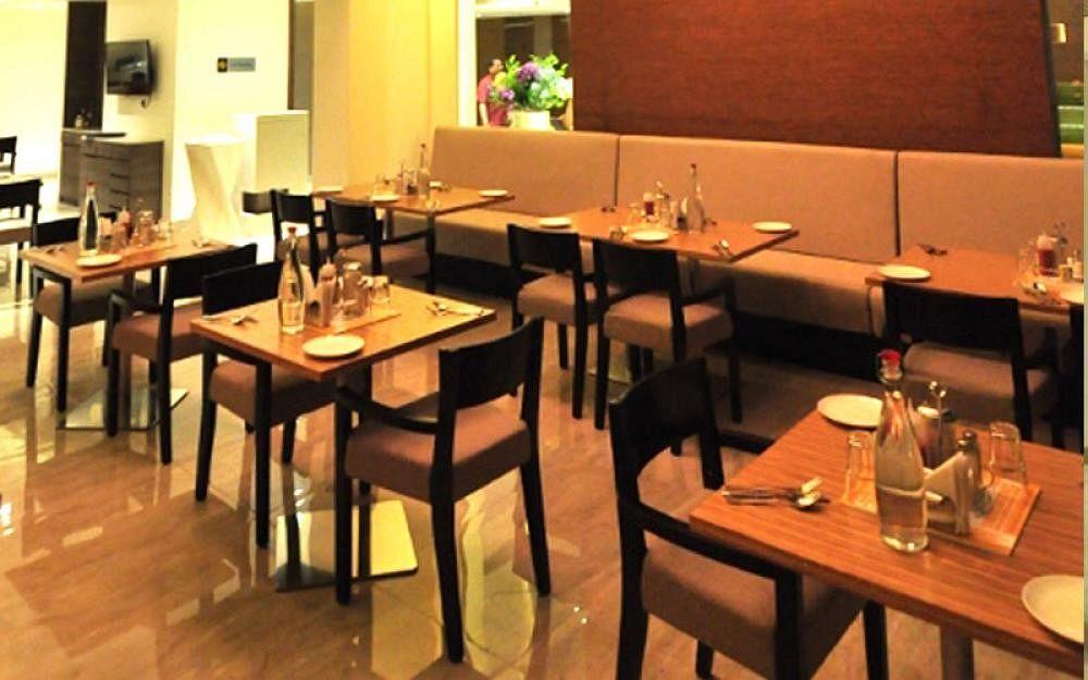 Temple Tree Hotel Shirdi Extérieur photo
