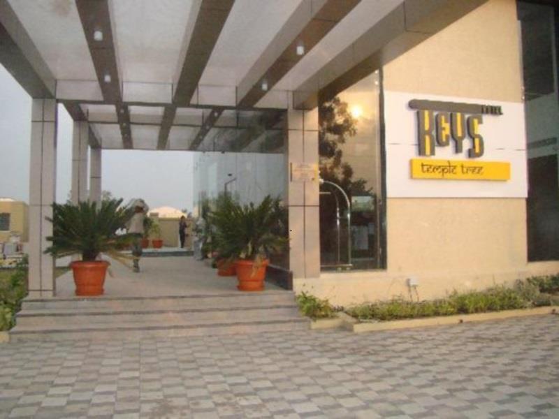 Temple Tree Hotel Shirdi Extérieur photo