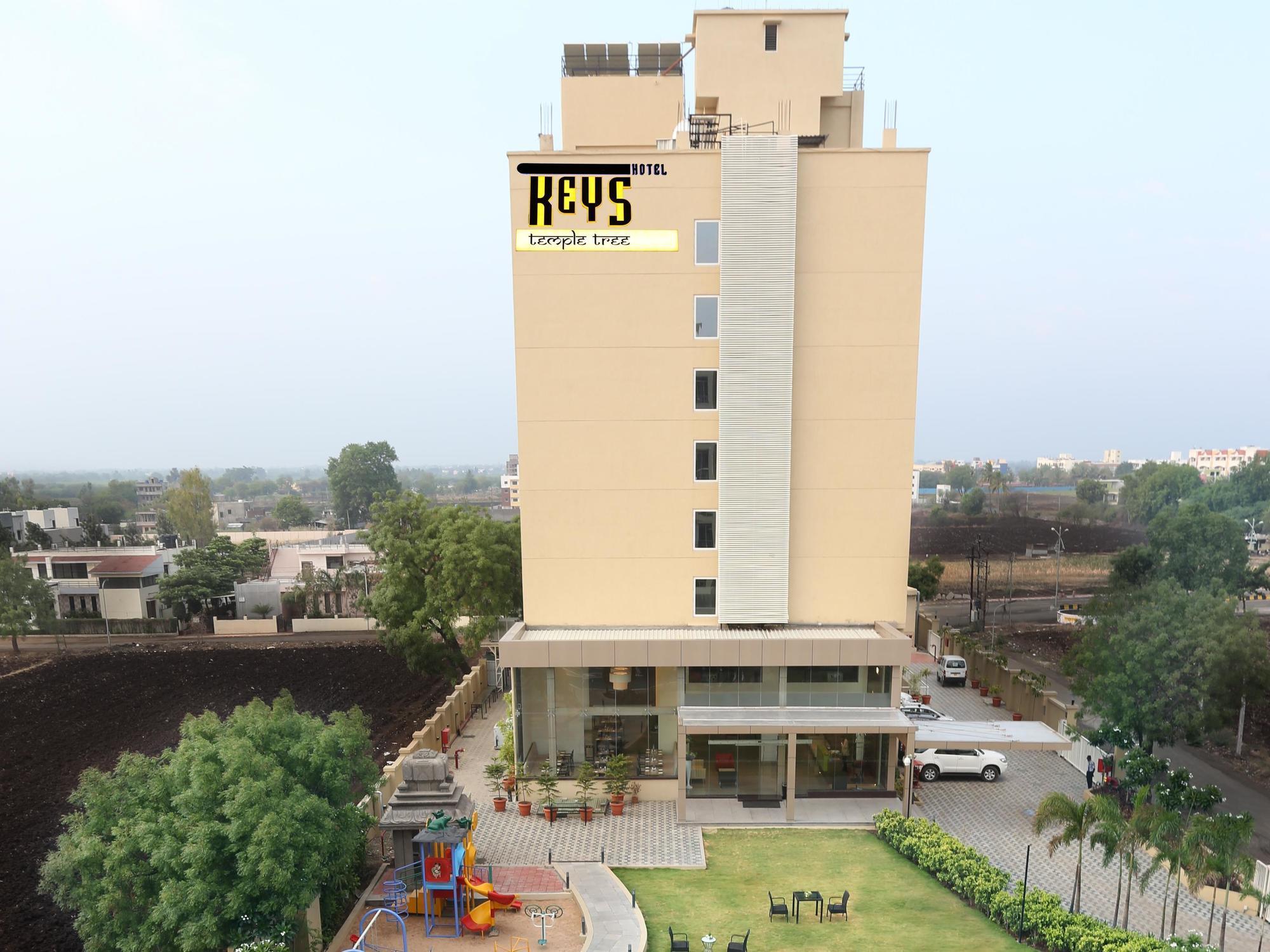 Temple Tree Hotel Shirdi Extérieur photo