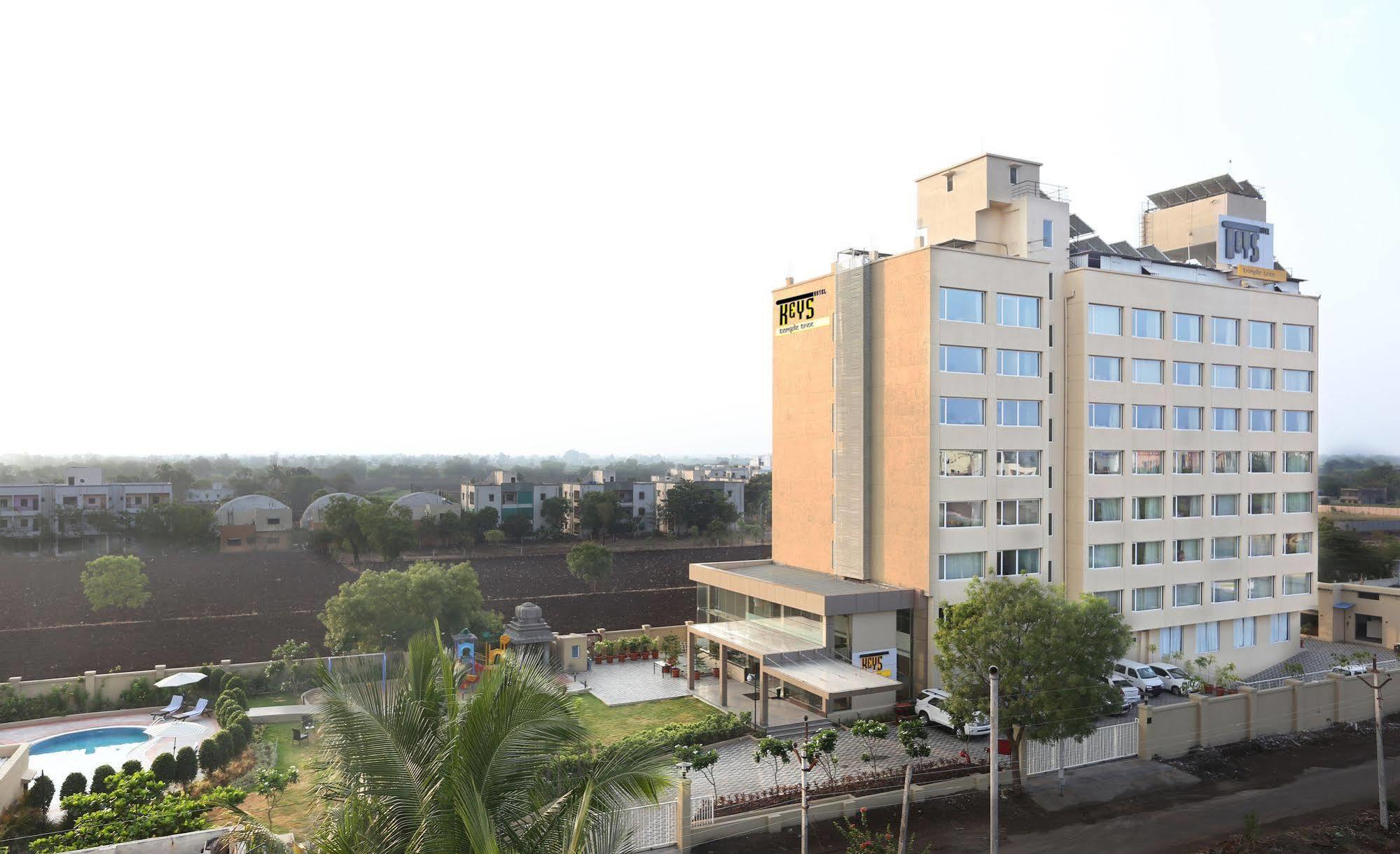Temple Tree Hotel Shirdi Extérieur photo